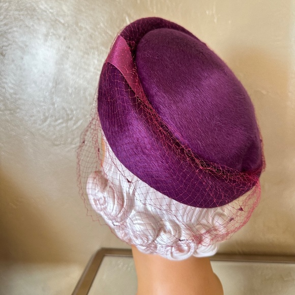 STUPENDOUS 1940s\' PURPLE FURRY FELT TAM WITH MATCHING VEIL main image 5